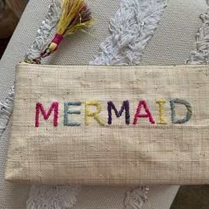 Straw mermaid clutch
